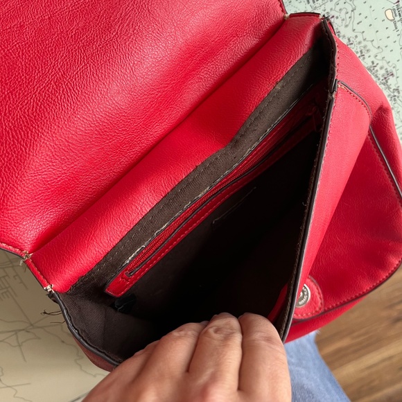 Red Leather Side Satchel - Picture 3 of 6